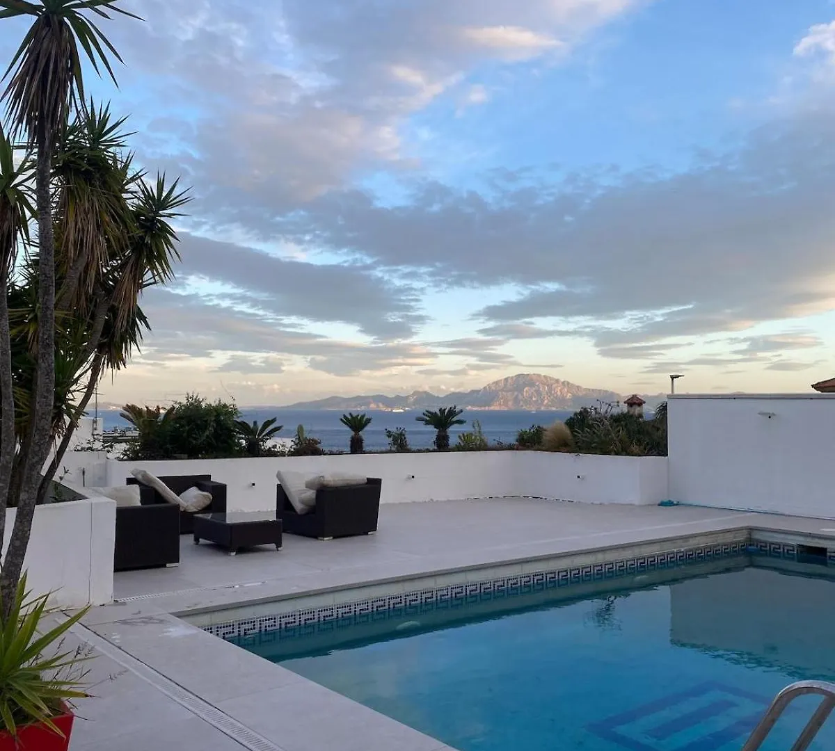 Suite With Stunning Views Of Africa Algeciras